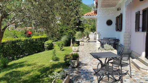 Apartment And B&B Mikleus