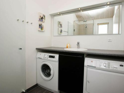 Four-bedroom Holiday Home In L�kken 17