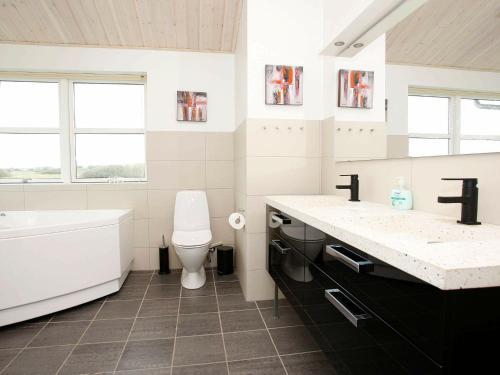 Four-bedroom Holiday Home In L�kken 17