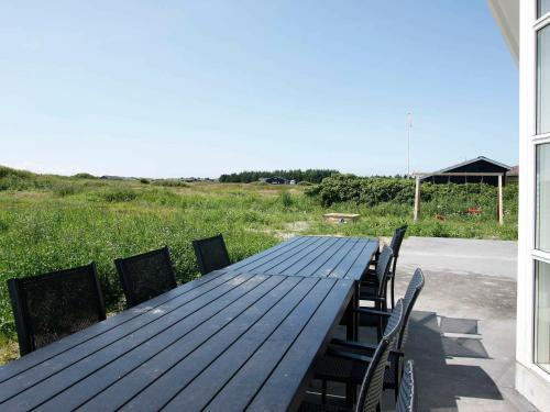 Four-bedroom Holiday Home In L�kken 17