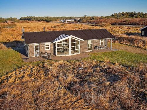 Four-bedroom Holiday Home In L�kken 17