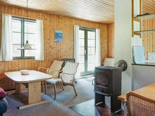 Three-bedroom Holiday Home In Nex� 22