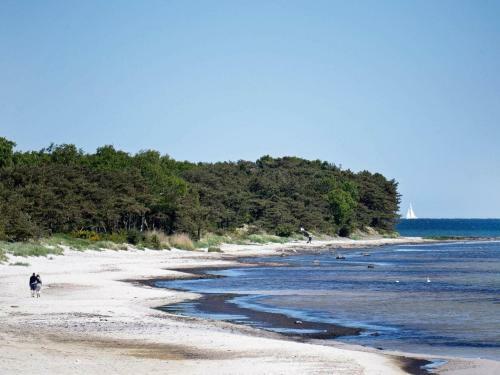 Three-bedroom Holiday Home In Nex� 22