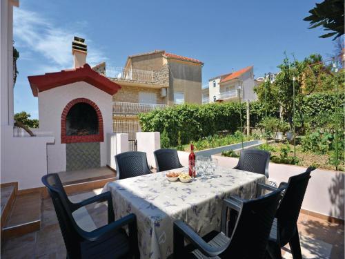 Apartment Podstrana With Sea View IV