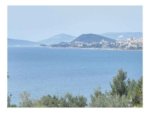 Apartment Podstrana With Sea View IV