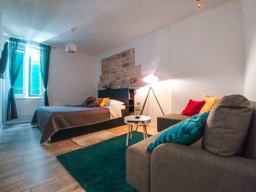 Hostal Julije Rooms