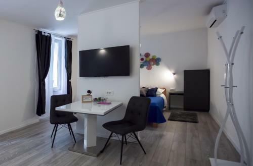 Hostal Julije Rooms