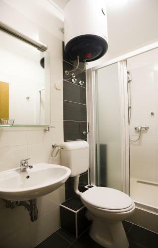 Hostal Julije Rooms