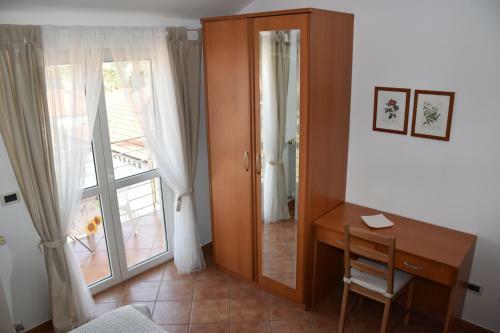 Hostal Rooms And Apartments Robert