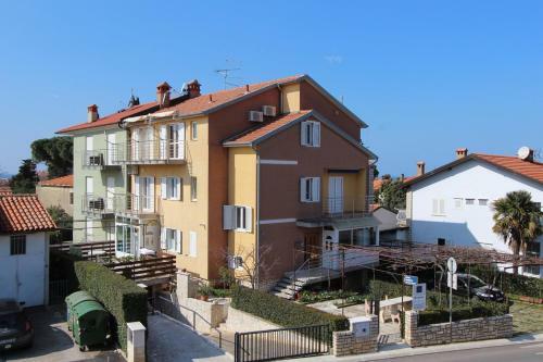 Hostal Rooms And Apartments Robert