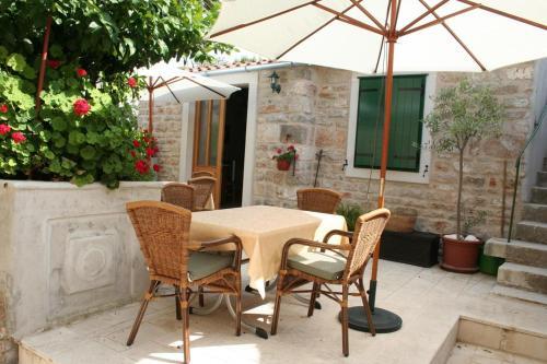Apartment Vrboska 4601a
