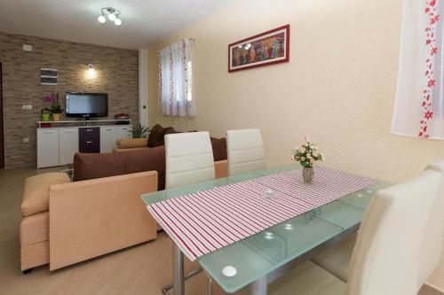 Apartment Jadranovo 2377c