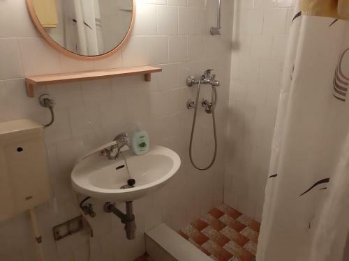 Apartment Mali Losinj 7996a