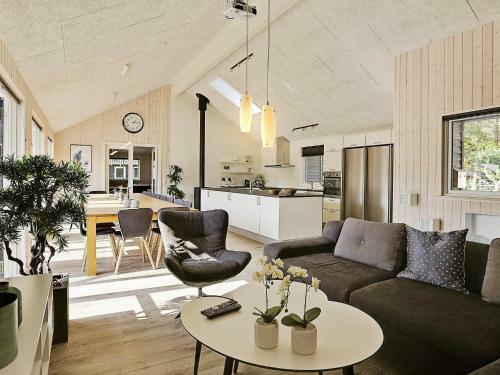 Eight-bedroom Holiday Home In Frederiksv�rk