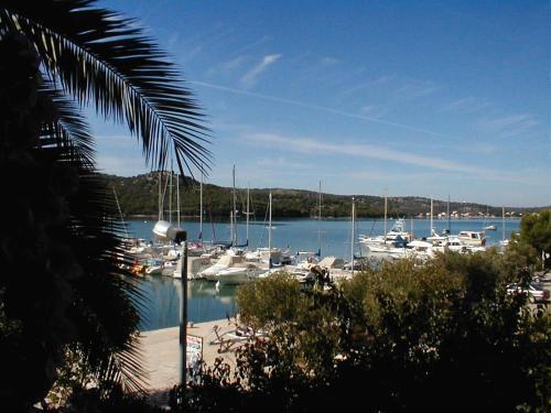Apartment Tisno 5140b