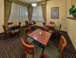 Hotel Baymont Inn & Suites