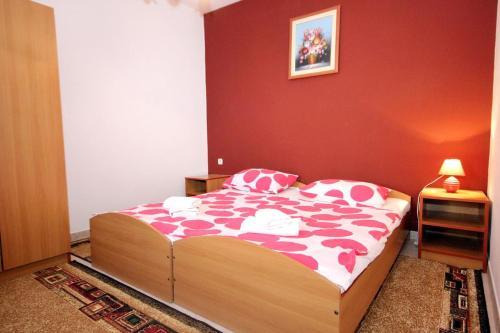 Holiday Home Sladjenovici 2163