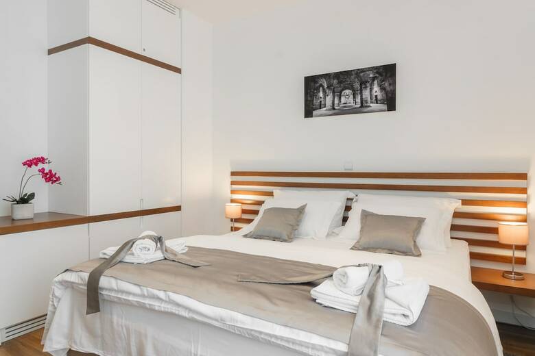 Hostal Prima Luxury Rooms