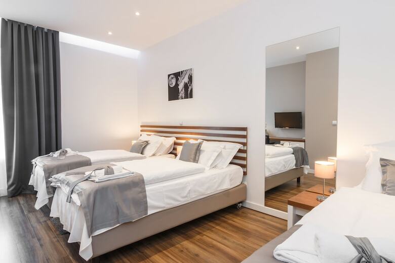 Hostal Prima Luxury Rooms