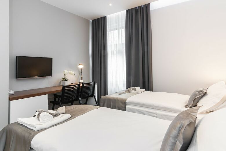Hostal Prima Luxury Rooms