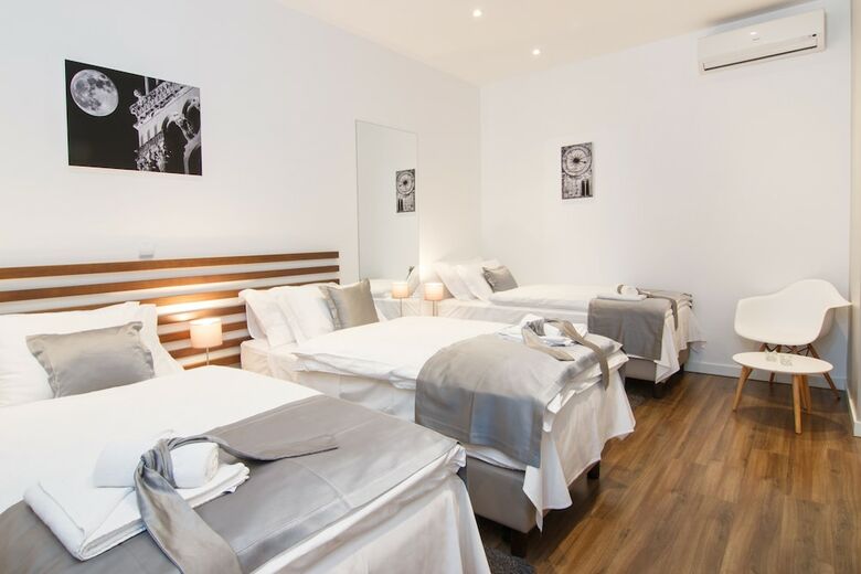 Hostal Prima Luxury Rooms