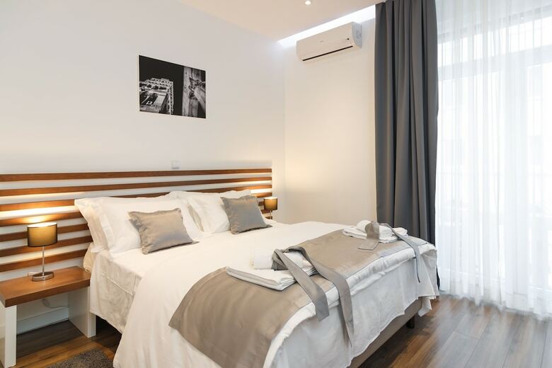 Hostal Prima Luxury Rooms