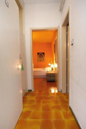 Apartments And Rooms With Parking Space Makarska - 6644
