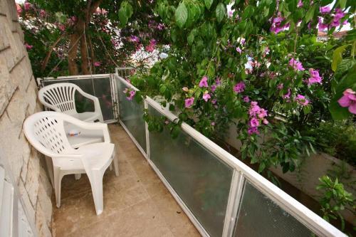 Apartments And Rooms With Parking Space Makarska - 6644