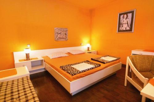 Apartments And Rooms With Parking Space Makarska - 6644