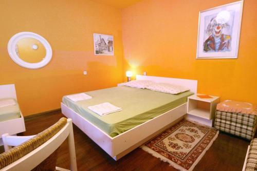 Apartments And Rooms With Parking Space Makarska - 6644