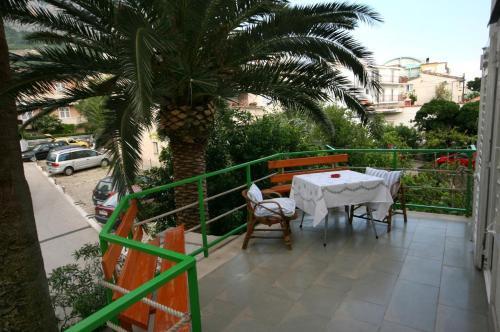 Apartments And Rooms With Parking Space Makarska - 6644