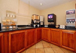 Hotel Quality Inn & Suites