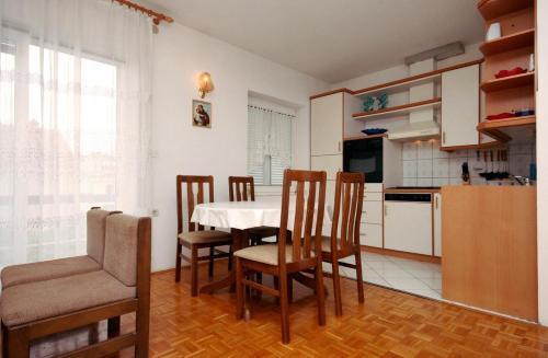 Apartment Crikvenica 5553b
