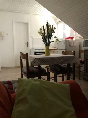 Lidija Beach Apartment