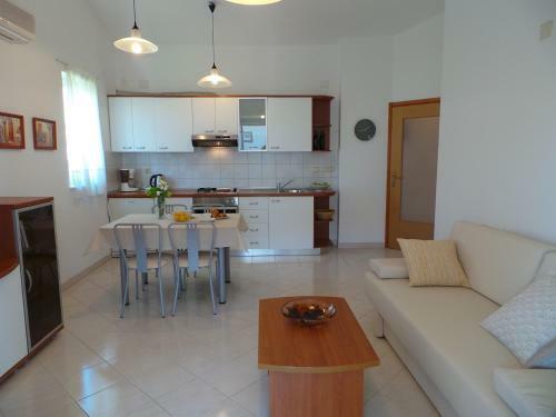 Apartment Liznjan 2
