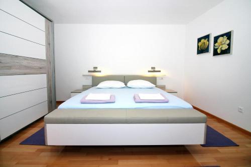 Apartment Tisno 5106a