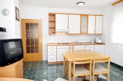 Apartment Jadranovo 5521b
