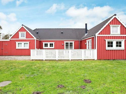 Three-bedroom Holiday Home In Vejby 4