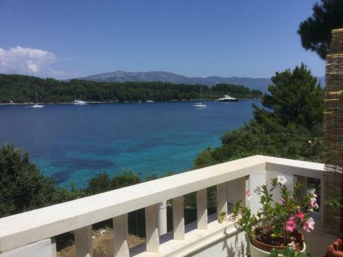 Seafront Garden Apartments Lumbarda