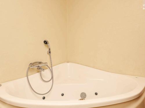 Five-bedroom Holiday Home In �lb�k 2