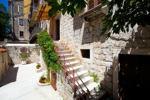 Apartments Skalinada Split