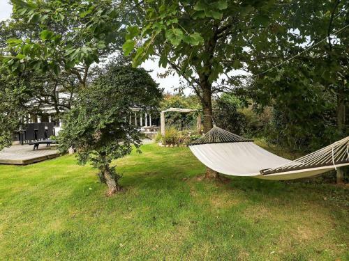 Cozy Cottage In L Kken With Large Garden