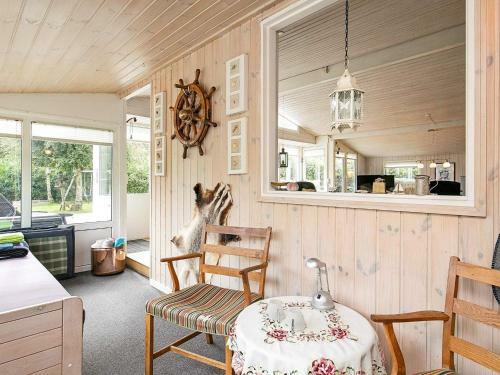 Cozy Cottage In L Kken With Large Garden