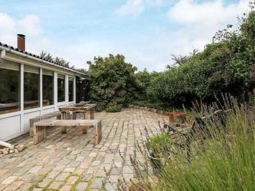 Cozy Cottage In L Kken With Large Garden