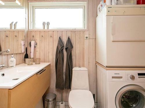 Cozy Cottage In L Kken With Large Garden