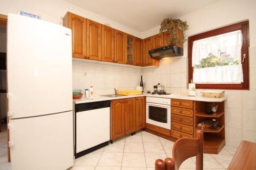 Apartment Milna 8896b