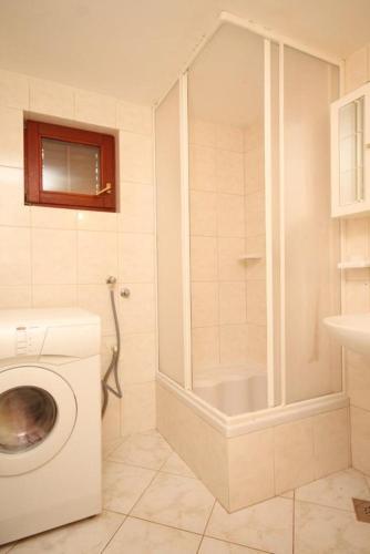 Apartment Milna 8896b