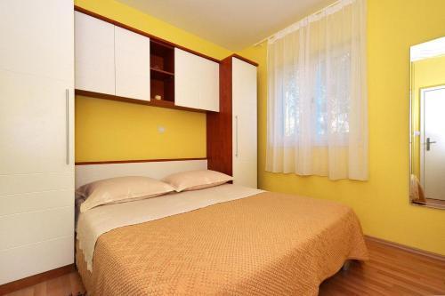 Apartments With A Parking Space Slatine (ciovo) - 5158
