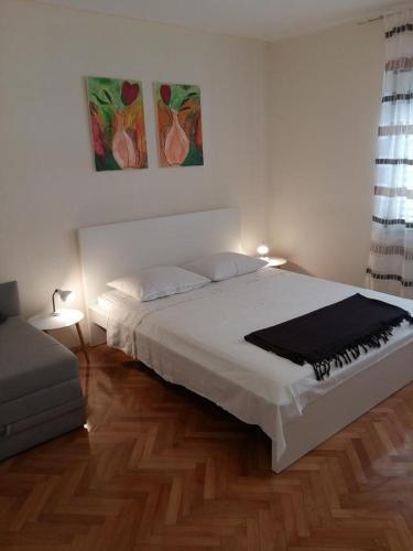Hostal Double Room Arbanija 1125b
