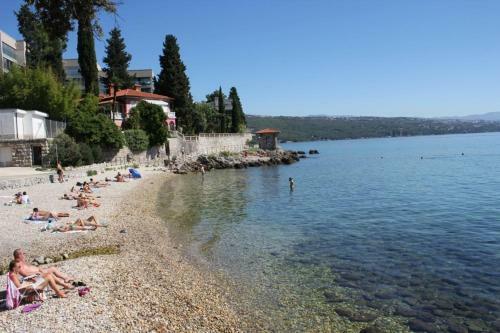 Apartment Zdenka - 100 M From The Beach